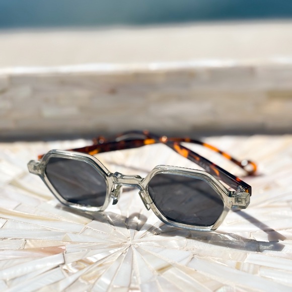 Hexagon Summer Sunglasses - Picture 3 of 3